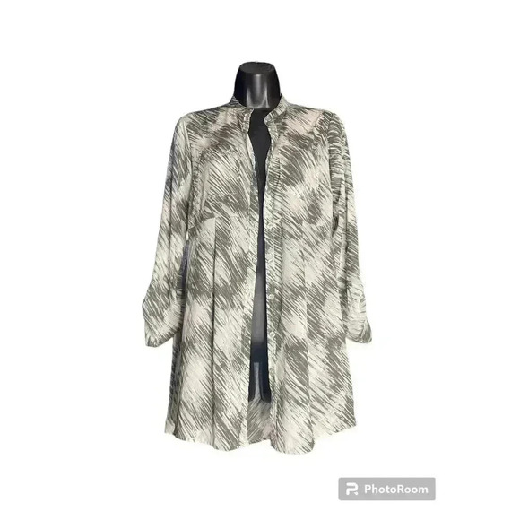 Maternity Women’s Liz Lange Button-Up, 3/4th Sleeve Blouse Size X-Small - Picture 1 of 10